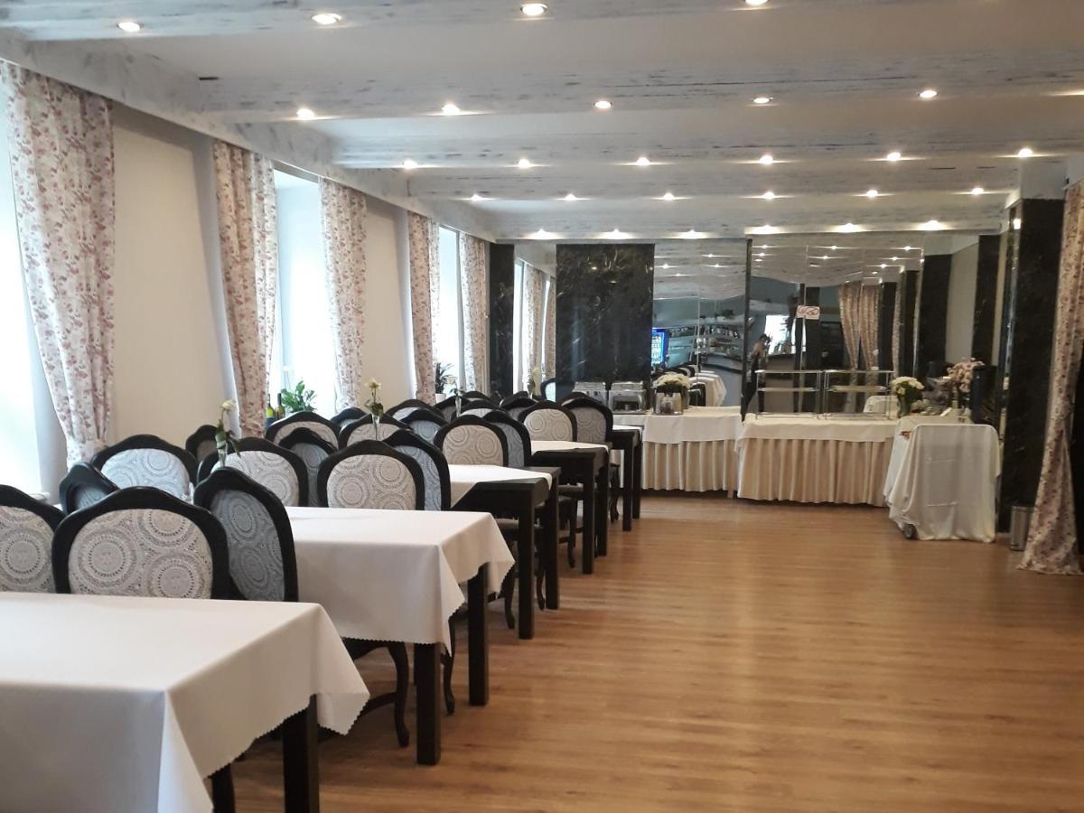 Iskra Hotel Radom Exterior foto